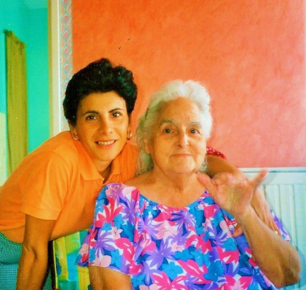 corinne et mamie.jpeg