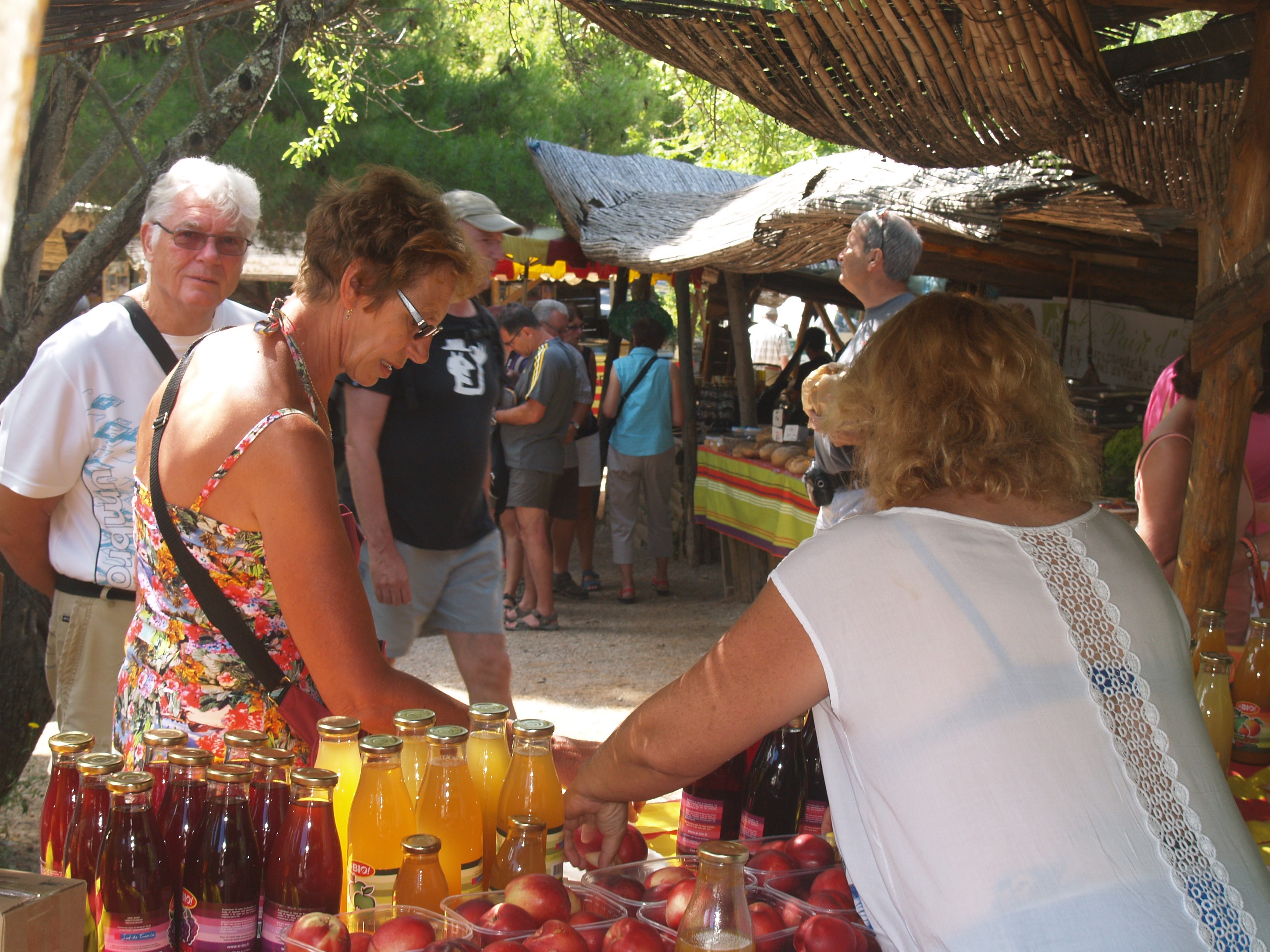 Castelnou Goûter  les bons produits locaux Photo lagazettecatalane.com.jpg