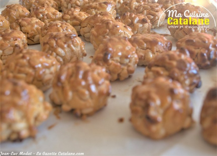 Panellets catalans aux&nbsp;pignons